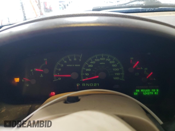 2003 Ford Expedition Eddie Bauer с VIN 1FMFU17L33LC31056, выставлен на аукционе Copart как лот 55680275 с пробегом 124 379 миль миль и Списание • Salvage title. История ставок и продаж доступна на DreamBid. Изображение 9.