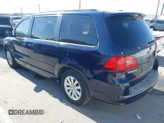 2013 Volkswagen Routan SE z VIN 2C4RVABG0DR724632, wystawiony jako IAAI lot #42313347 z przebiegiem 191 524 mil mil oraz . Historia ofert i sprzedaży dostępna na DreamBid. Obrazek 3.