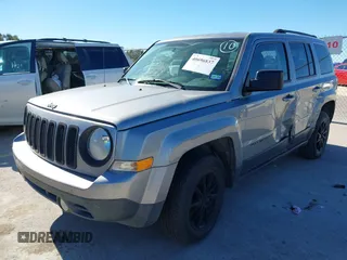 2015 Jeep Patriot Sport with VIN 1C4NJPBA8FD325398, listed as a IAAI auction lot 40696837 with 136,130 mi miles. Bid and sale history available at carsss.com. Image 2.