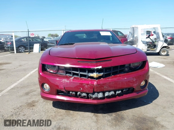 2010 Chevrolet Camaro 2SS z VIN 2G1FK1EJ8A9185524, wystawiony jako IAAI lot #42034608 z przebiegiem 156 545 mil mil oraz . Historia ofert i sprzedaży dostępna na DreamBid. Obrazek 12.