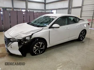 2025 Nissan Sentra SV z VIN 3N1AB8CV4SY288282, wystawiony jako Copart lot #59817245 z przebiegiem 3 237 mil mil oraz Czysty tytuł • Clean title. Historia ofert i sprzedaży dostępna na DreamBid. Obrazek 1.