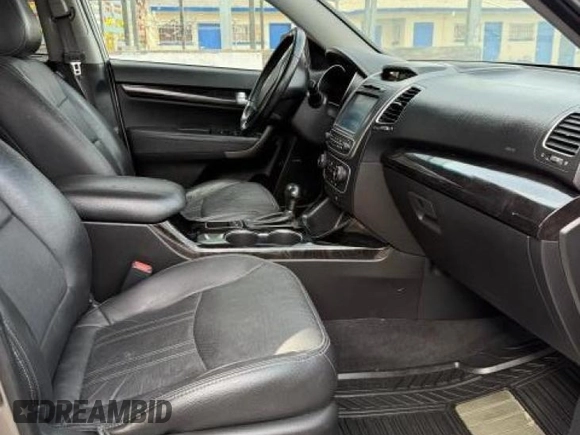 2015 Kia Sorento SX Limited with VIN 5XYKW4A79FG614218, listed as a Copart auction lot 83112614 with 161,345 mi miles and Clean Title. Bid and sale history available at carsss.com. Image 5.