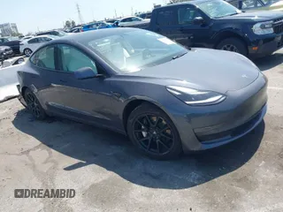 2021 Tesla Model 3 Standard Range Plus z VIN 5YJ3E1EA5MF069652, wystawiony jako IAAI lot #41955910 z przebiegiem 25 160 mil mil oraz . Historia ofert i sprzedaży dostępna na DreamBid. Obrazek 1.