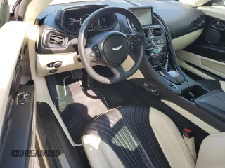2019 Aston Martin DB11 V8 z VIN SCFRMFAW0KGL05298, wystawiony jako Copart lot #41977185 z przebiegiem 21 000 mil mil oraz Nie do naprawy. Historia ofert i sprzedaży dostępna na DreamBid. Obrazek 8.