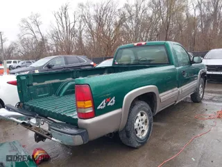 2000 Chevrolet Silverado 1500 LS with VIN 1GCEK14T4YE371140, listed as a IAAI auction lot 41829696 with 182,156 mi miles. Bid and sale history available at carsss.com. Image 4.