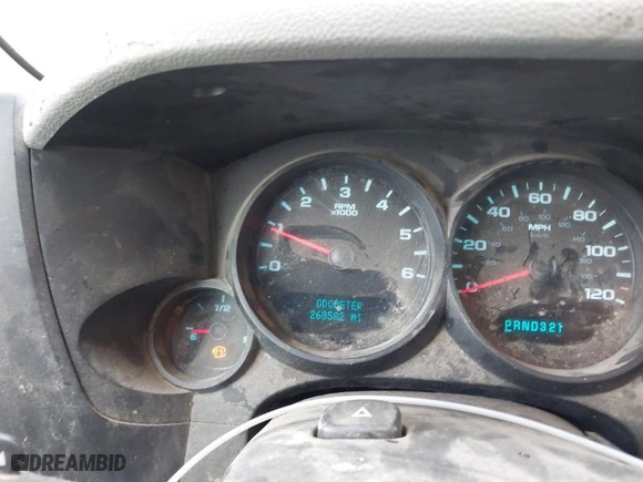 2008 Chevrolet Silverado 1500 Work Truck with VIN 1GCEC19XX8Z293125, listed as a IAAI auction lot 41540875 with 268,582 mi miles. Bid and sale history available at carsss.com. Image 7.