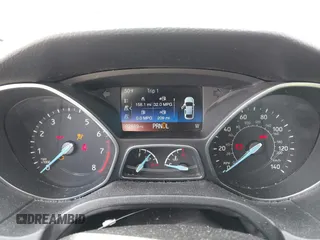 2016 Ford Focus SE with VIN 1FADP3F29GL206987, listed as a IAAI auction lot 41684013 with 92,889 mi miles. Bid and sale history available at carsss.com. Image 7.