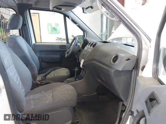 2010 Ford Transit Connect XL z VIN NM0LS6ANXAT008477, wystawiony jako IAAI lot #41738811 z przebiegiem 97 410 mil mil oraz . Historia ofert i sprzedaży dostępna na DreamBid. Obrazek 5.