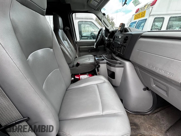 2014 Ford Econoline Cargo Commercial with VIN 1FTNS2EW7EDB18538, listed as a Copart auction lot 44216815 with 130,432 mi miles and Clean Title. Bid and sale history available at carsss.com. Image 5.