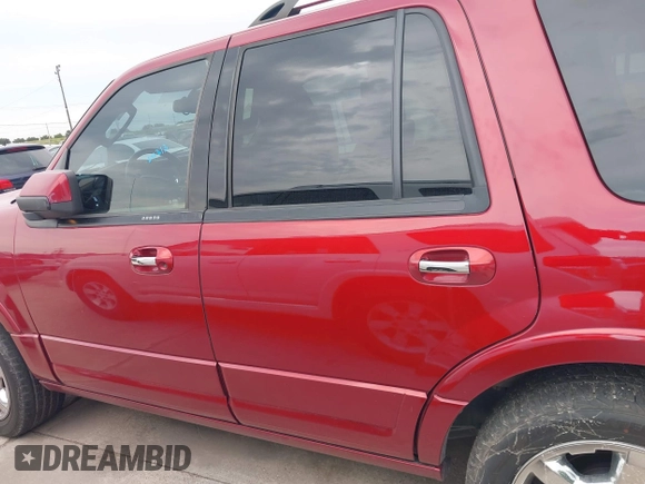 2013 Ford Expedition Limited z VIN 1FMJU1K50DEF41304, wystawiony jako IAAI lot #42184315 z przebiegiem 94 013 mil mil oraz . Historia ofert i sprzedaży dostępna na DreamBid. Obrazek 14.