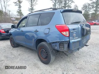 2007 Toyota RAV4 with VIN JTMZD33V376048457, listed as a IAAI auction lot 41394636 with 161,169 mi miles. Bid and sale history available at carsss.com. Image 3.