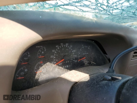 2000 Ford F-250 XL with VIN 1FTNX20FXYEA39761, listed as a Copart auction lot 47416085 with 161,140 mi miles and Salvage title. Bid and sale history available at DreamBid. Image 9.