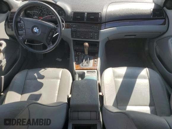 2005 BMW 3 Series 325i with VIN WBAET37415NJ84914, listed as a Copart auction lot 69404704 with 175,029 mi miles and Salvage Title. Bid and sale history available at carsss.com. Image 8.