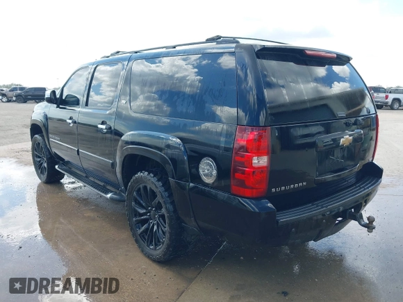 2007 Chevrolet Suburban LT with VIN 3GNFK16397G250068, listed as a IAAI auction lot 42513549 with 199,498 mi miles and . Bid and sale history available at DreamBid. Image 3.