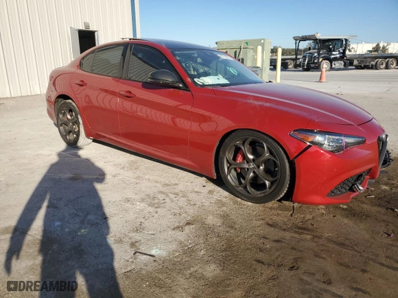 2019 Alfa Romeo Giulia Ti with VIN ZARFAMBN8K7621851, listed as a Copart auction lot 87719315 with 32,420 mi miles and Non Repairable. Bid and sale history available at carsss.com. Image 4.