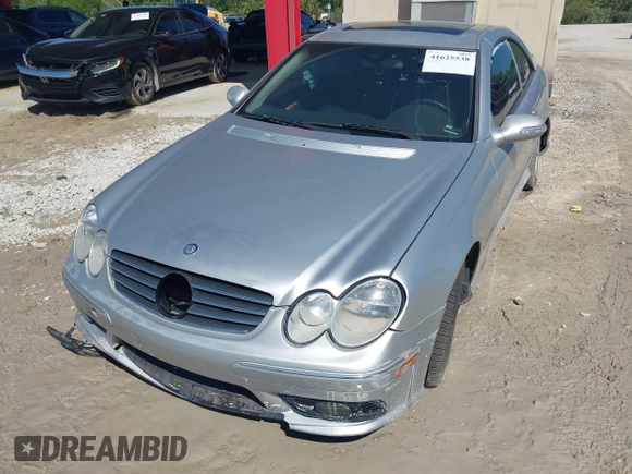 2004 Mercedes-Benz CLK-Class 5.0L with VIN WDBTJ75J54F076383, listed as a IAAI auction lot 41625538 with 160,585 mi miles. Bid and sale history available at carsss.com. Image 2.