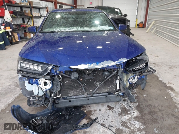 2018 Acura TLX w/A-SPEC Pkg with VIN 19UUB2F68JA006094, listed as a IAAI auction lot 41680053 with 101,959 mi miles. Bid and sale history available at carsss.com. Image 6.