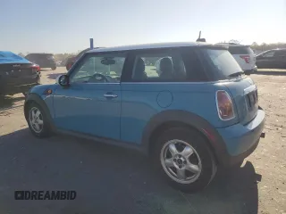 2008 MINI Hardtop z VIN WMWMF335X8TT62496, wystawiony jako Copart lot #52482015 z przebiegiem 188 965 mil mil oraz Szkoda całkowita • Salvage title. Historia ofert i sprzedaży dostępna na DreamBid. Obrazek 2.