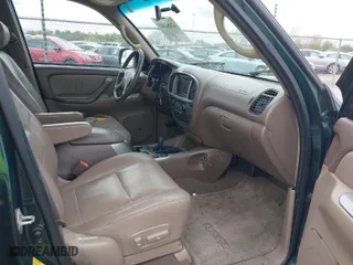 2001 Toyota Sequoia Limited with VIN 5TDBT48A61S040585, listed as a IAAI auction lot 42082703 with 263,203 mi miles. Bid and sale history available at carsss.com. Image 5.
