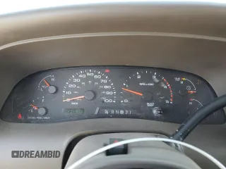 2003 Ford Excursion z VIN 1FMSU45F53EA92386, wystawiony jako Copart lot #47809505 z przebiegiem 147 603 mil mil oraz Szkoda całkowita • Salvage title. Historia ofert i sprzedaży dostępna na DreamBid. Obrazek 9.
