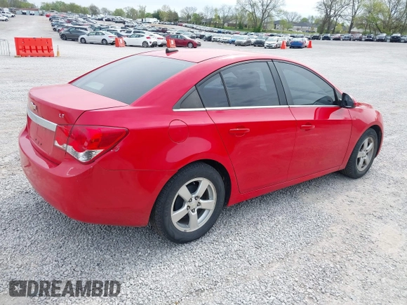 2014 Chevrolet Cruze 1LT z VIN 1G1PC5SB2E7165945, wystawiony jako IAAI lot #42016702 z przebiegiem 180 148 mil mil oraz . Historia ofert i sprzedaży dostępna na DreamBid. Obrazek 4.