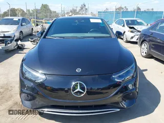 2023 Mercedes-Benz EQE 350+ z VIN W1KEG2BB4PF013732, wystawiony jako IAAI lot #42118848 z przebiegiem 19 744 mil mil oraz . Historia ofert i sprzedaży dostępna na DreamBid. Obrazek 12.