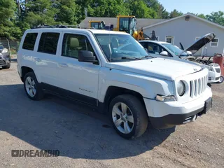 2013 Jeep Patriot Limited z VIN 1C4NJRCB7DD231853, wystawiony jako IAAI lot #42555798 z przebiegiem 119 527 mil mil oraz . Historia ofert i sprzedaży dostępna na DreamBid. Obrazek 1.