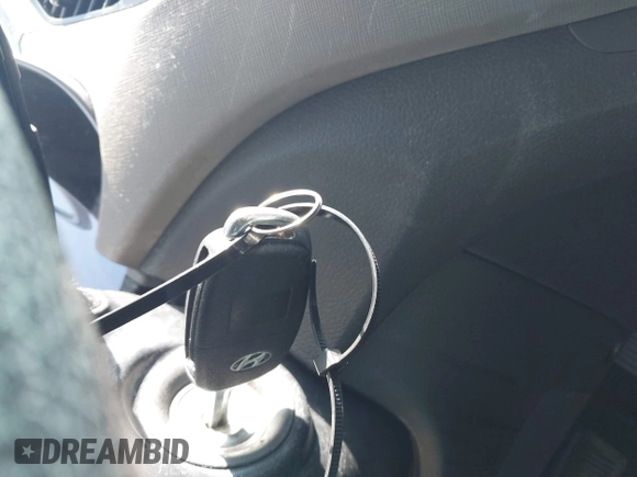 2017 Hyundai Santa Fe Sport 2.4L with VIN 5NMZU3LB9HH001167, listed as a IAAI auction lot 42061866 with 144,441 mi miles. Bid and sale history available at carsss.com. Image 11.