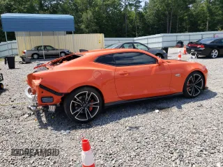 2018 Chevrolet Camaro 2SS with VIN 1G1FH1R74J0186502, listed as a Copart auction lot 57320653 with 9,480 mi miles. Bid and sale history available at carsss.com. Image 3.
