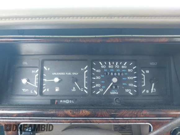 1991 Chrysler New Yorker z VIN 1C3XY66R1MD290736, wystawiony jako IAAI lot #41932377 z przebiegiem 176 868 mil mil oraz . Historia ofert i sprzedaży dostępna na DreamBid. Obrazek 7.