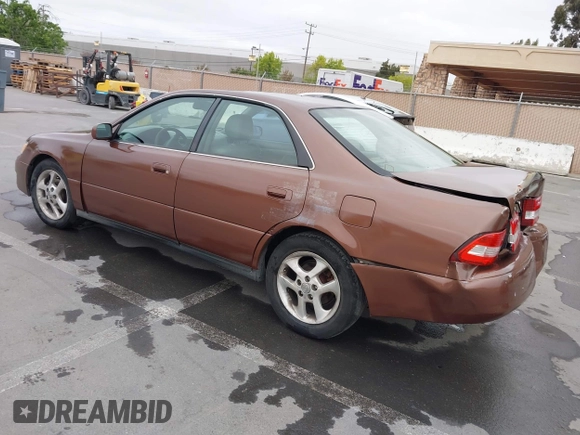 2001 Lexus ES 300 with VIN JT8BF28G310340604, listed as a IAAI auction lot 42113774 with 260,303 mi miles and . Bid and sale history available at DreamBid. Image 3.