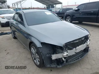 2019 Mercedes-Benz C 300 z VIN WDDWF8DB4KR463153, wystawiony jako IAAI lot #42168880 z przebiegiem 66 480 mil mil oraz . Historia ofert i sprzedaży dostępna na DreamBid. Obrazek 1.