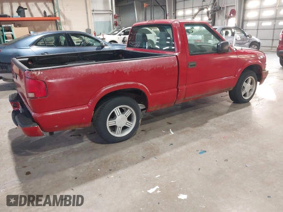 1999 Chevrolet S-10 LS with VIN 1GCCS1449XK163562, listed as a IAAI auction lot 40983215 with 57,489 mi miles. Bid and sale history available at carsss.com. Image 4.