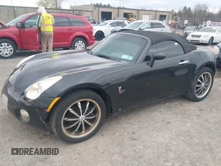 2007 Pontiac Solstice z VIN 1G2MB35B47Y119340, wystawiony jako IAAI lot #42087786 z przebiegiem 72 575 mil mil oraz . Historia ofert i sprzedaży dostępna na DreamBid. Obrazek 2.