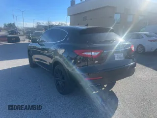 2017 Maserati Levante z VIN ZN661XUA3HX253365, wystawiony jako Copart lot #49140265 z przebiegiem 59 626 mil mil oraz Szkoda całkowita • Salvage title. Historia ofert i sprzedaży dostępna na DreamBid. Obrazek 3.