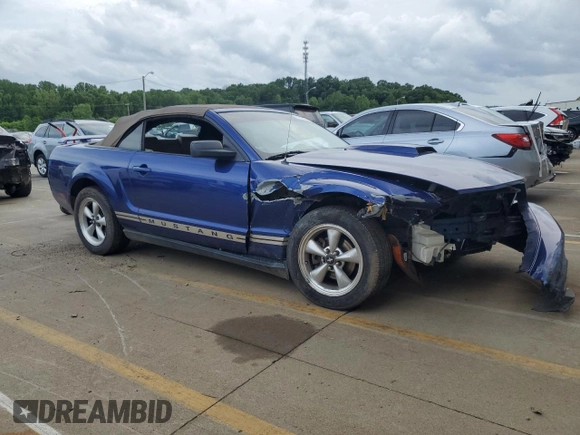 2005 Ford Mustang Deluxe z VIN 1ZVFT84N655223849, wystawiony jako Copart lot #57461835 z przebiegiem Nie podano mil oraz Szkoda całkowita • Salvage title. Historia ofert i sprzedaży dostępna na DreamBid. Obrazek 4.