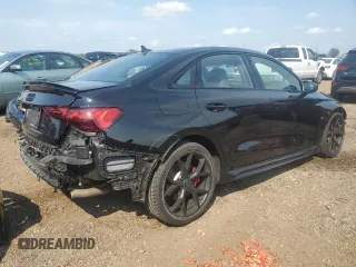 2024 Audi RS 3 z VIN WUAG4DGY5RA908217, wystawiony jako Copart lot #62912454 z przebiegiem 1643 mil mil oraz Szkody całkowita. Historia ofert i sprzedaży dostępna na DreamBid. Obrazek 3.