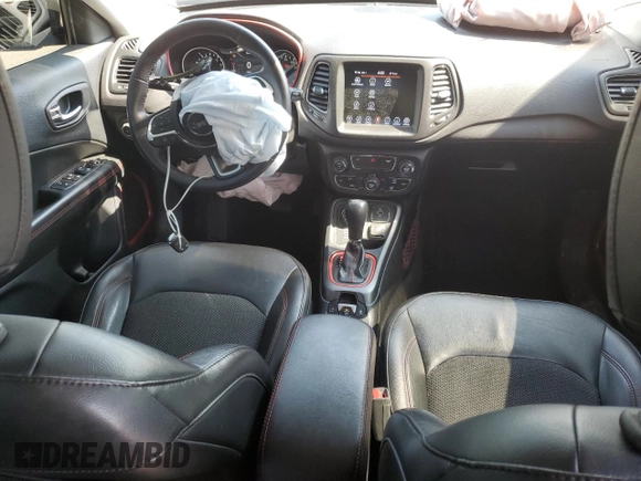 2019 Jeep Compass Trailhawk z VIN 3C4NJDDB2KT667874, wystawiony jako Copart lot #60784475 z przebiegiem 82 426 mil mil oraz Szkoda całkowita • Salvage title. Historia ofert i sprzedaży dostępna na DreamBid. Obrazek 8.