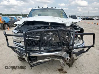 2022 Ram 2500 Tradesman z VIN 3C6UR5CJ6NG373076, wystawiony jako Copart lot #55130025 z przebiegiem 46 317 mil mil oraz Szkoda całkowita • Salvage title. Historia ofert i sprzedaży dostępna na DreamBid. Obrazek 5.