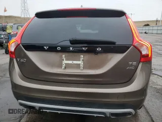 2015 Volvo V60 T5 z VIN YV4612HK7F1000537, wystawiony jako Copart lot #84033744 z przebiegiem 76 563 mil mil oraz Szkoda całkowita • Salvage title. Historia ofert i sprzedaży dostępna na DreamBid. Obrazek 6.