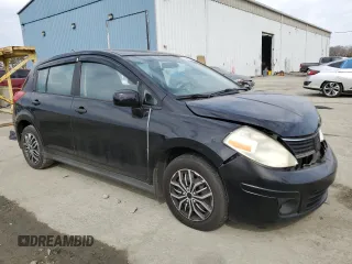 2007 Nissan Versa S z VIN 3N1BC13E57L454791, wystawiony jako Copart lot #46850235 z przebiegiem 181 327 mil mil oraz Szkoda całkowita • Salvage title. Historia ofert i sprzedaży dostępna na DreamBid. Obrazek 4.