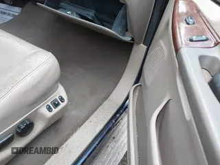 2002 Ford Excursion Limited с VIN 1FMNU43SX2EA77555, выставлен на аукционе IAAI как лот 41526308 с пробегом 274 040 миль миль и . История ставок и продаж доступна на DreamBid. Изображение 5.