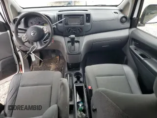 2014 Nissan NV200 S z VIN 3N6CM0KN2EK698943, wystawiony jako Copart lot #54773105 z przebiegiem 173 614 mil mil oraz Szkody całkowita. Historia ofert i sprzedaży dostępna na DreamBid. Obrazek 8.