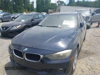 2015 BMW 3 Series 328i xDrive с VIN WBA3B5C54FF961859, выставлен на аукционе IAAI как лот 42647467 с пробегом Не указан миль и . История ставок и продаж доступна на DreamBid. Изображение 11.