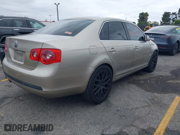 2005 Volkswagen Jetta 2.5 with VIN 3VWSG71K75M604112, listed as a IAAI auction lot 42196395 with 72,142 mi miles and . Bid and sale history available at DreamBid. Image 4.