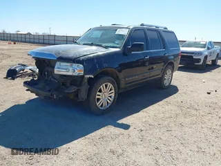 2012 Lincoln Navigator z VIN 5LMJJ2J56CEL07597, wystawiony jako IAAI lot #41732470 z przebiegiem 189 141 mil mil oraz . Historia ofert i sprzedaży dostępna na DreamBid. Obrazek 18.