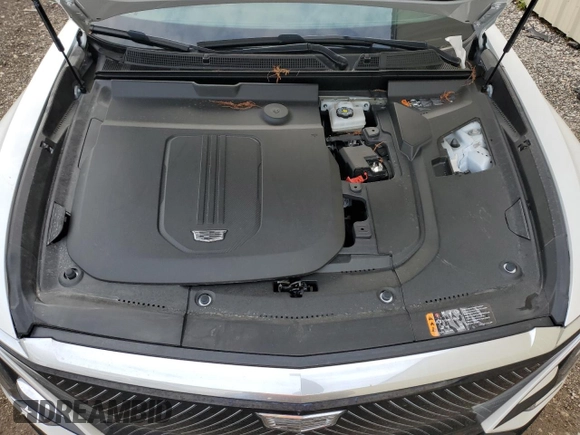 2024 Cadillac LYRIQ Luxury z VIN 1GYKPSRK6RZ121087, wystawiony jako Copart lot #83309844 z przebiegiem 3038 mil mil oraz Szkody całkowita. Historia ofert i sprzedaży dostępna na DreamBid. Obrazek 11.