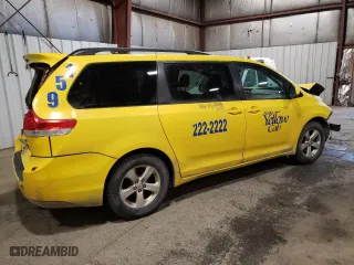 2014 Toyota Sienna LE AAS with VIN 5TDKK3DC4ES456273, listed as a Copart auction lot 88770295 with 267,260 mi miles and Salvage Title. Bid and sale history available at carsss.com. Image 3.