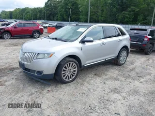 2011 Lincoln MKX z VIN 2LMDJ8JK2BBJ26455, wystawiony jako IAAI lot #42483429 z przebiegiem 196 075 mil mil oraz . Historia ofert i sprzedaży dostępna na DreamBid. Obrazek 2.