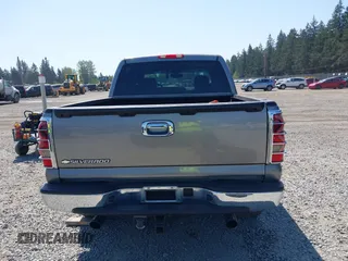 2006 Chevrolet Silverado 1500 LT1 with VIN 2GCEK13N361214121, listed as a IAAI auction lot 42106196 with Not Provided miles. Bid and sale history available at carsss.com. Image 17.